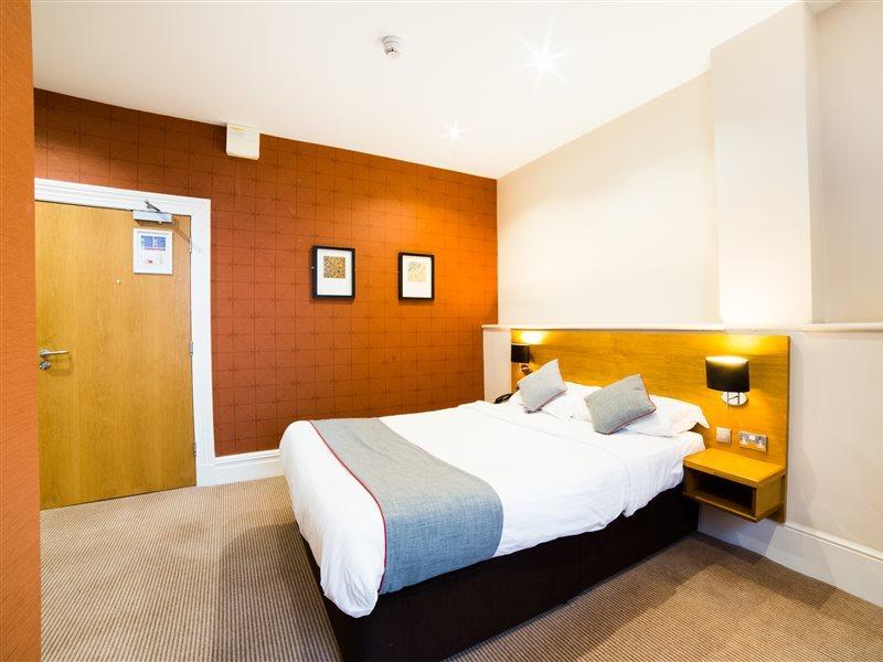 Hotel Oyo Imperial 3*